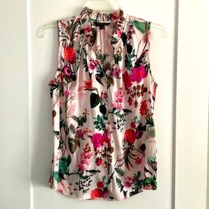 Banana Republic Ladies Floral blouse top pale pink background